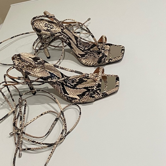 Schutz ankle tie sandal size 7.5 - Picture 2 of 4